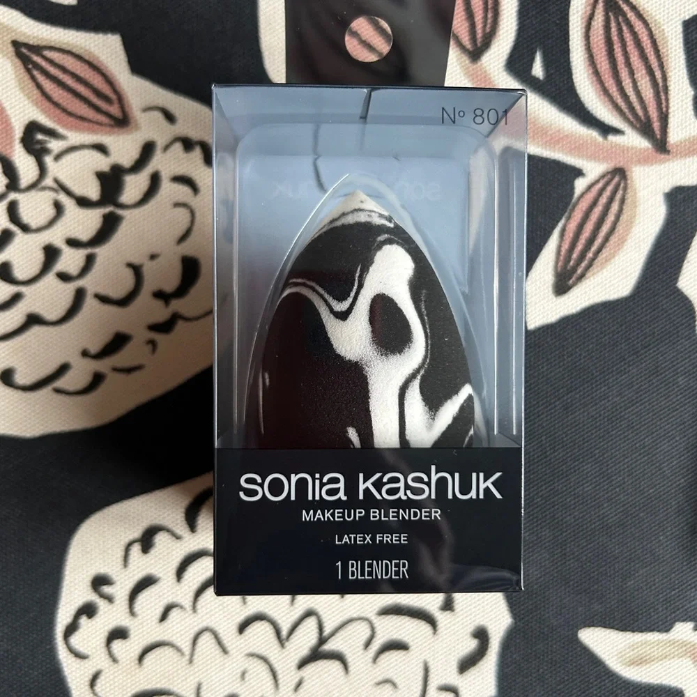 Sonia Kashuk Makeup Blender & Velvet Powder Puff Set New In Box